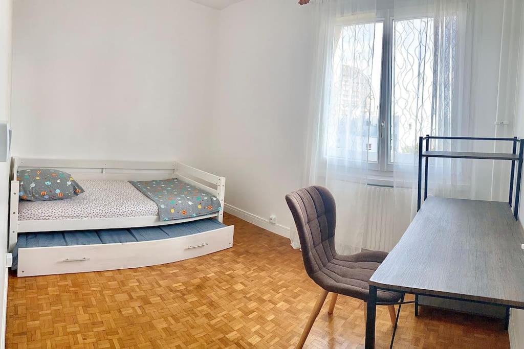 Appartement Bien Situe Noisy-le-Grand ภายนอก รูปภาพ